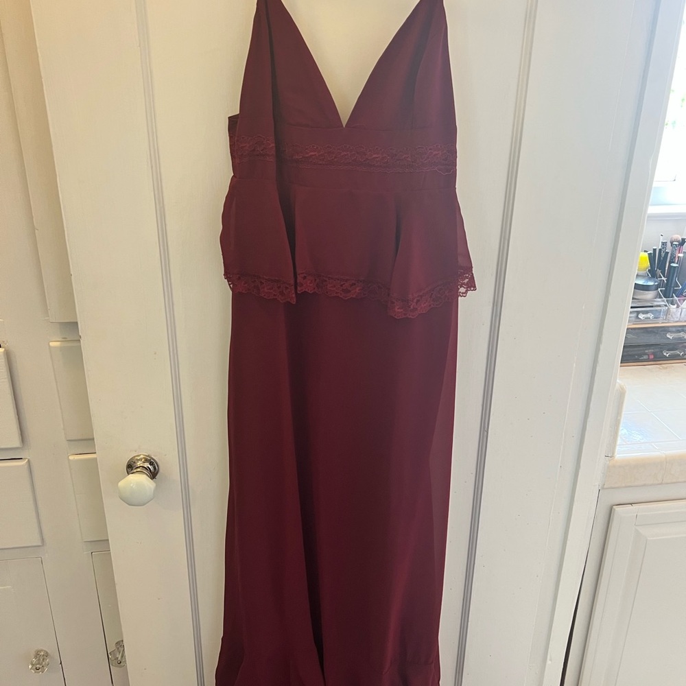 New Lulus burgundy peplum floor length dress